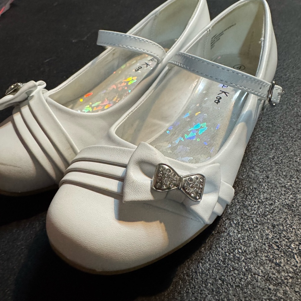 Girls' White Mary Jane Shoes with Bow